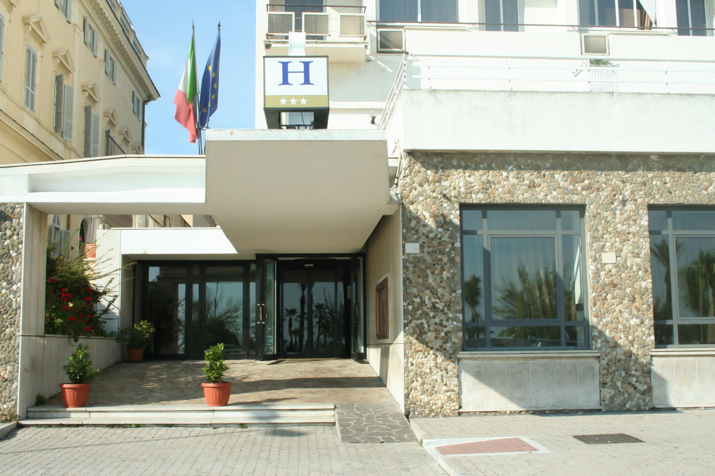 Hotel Mediterraneo Civitavecchia Zewnętrze zdjęcie