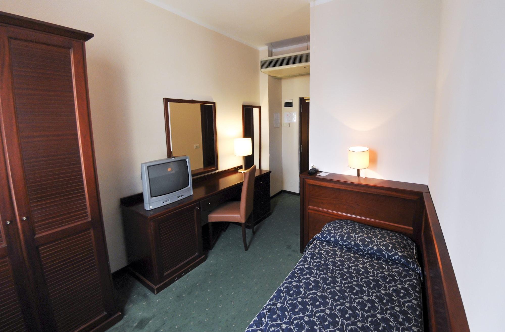 Hotel Mediterraneo Civitavecchia Zewnętrze zdjęcie